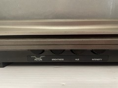 Quasar Portable Color CRT TV AC/DC VHF/UHF Woodgrain Model UP2133TW