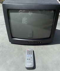 Vintage 1999 Sharp 13L-M100 CRT TV Front Inputs Retro Gaming w Remote & Antenna