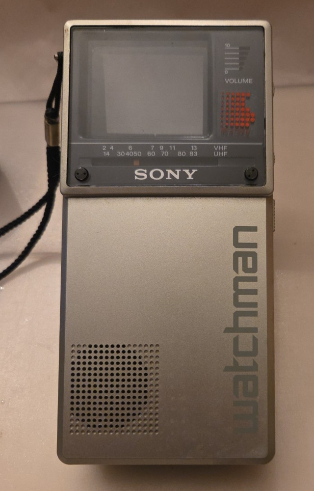 VTG Sony Watchman FD-20A Portable TV AM/FM VHF UHF Stereo -For Parts or Repair